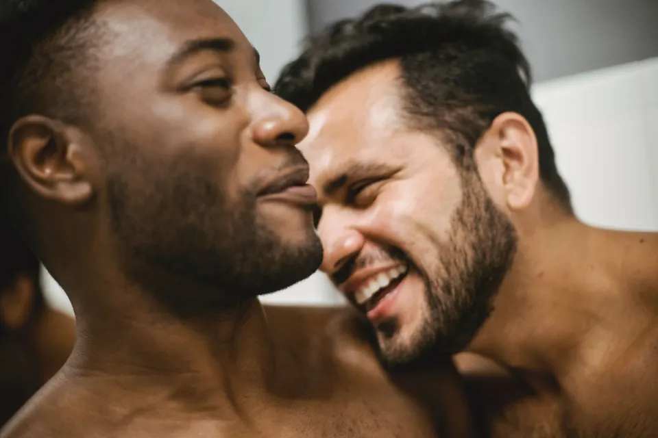 Cam Gay Live